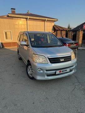    Toyota Noah 2006 , 1120000 , 