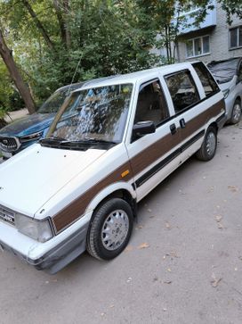    Nissan Prairie 1986 , 250000 , 