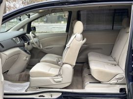    Toyota Isis 2011 , 1229000 , 