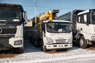  () Isuzu Elf 2024 , 7262000 , 