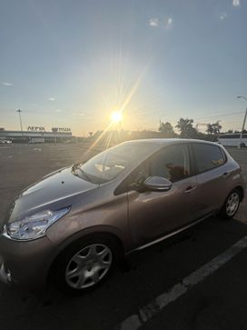  Peugeot 208 2013 , 780000 , 