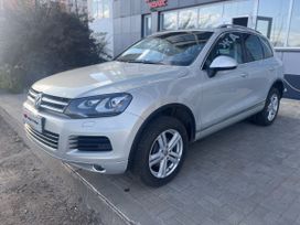 SUV   Volkswagen Touareg 2012 , 2500000 , 