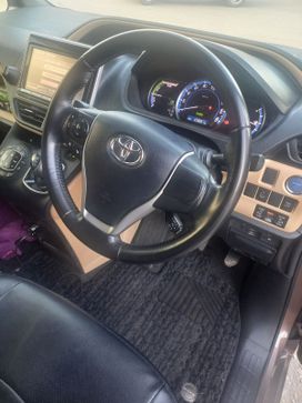    Toyota Noah 2014 , 2000000 , 
