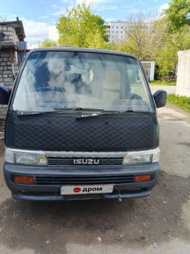    Isuzu Fargo 1989 , 400000 , 