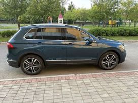 SUV   Volkswagen Tiguan 2021 , 3900000 , 