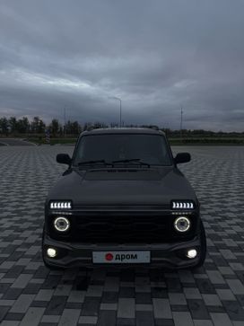  3   4x4 2121  2017 , 950000 , 