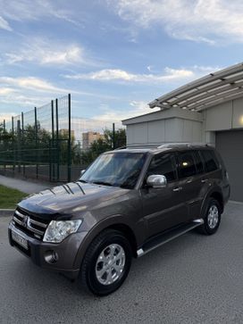 SUV   Mitsubishi Pajero 2011 , 2400000 , 