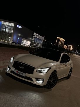  Nissan Fuga 2017 , 2700000 , 