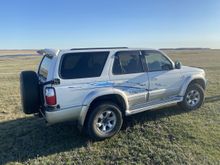  Hilux Surf, 2002