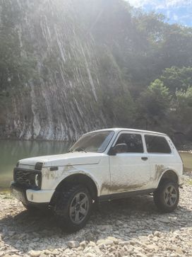  3   4x4 2121  2016 , 650000 , 