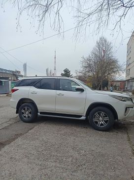 SUV или внедорожник Toyota Fortuner 2017 года, 4250000 рублей, Краснодар