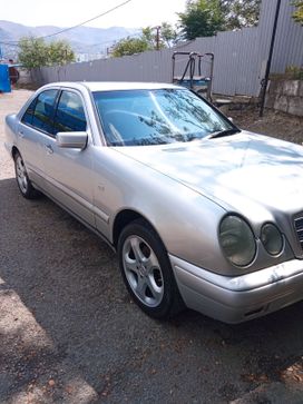  Mercedes-Benz E-Class 1998 , 535000 , 