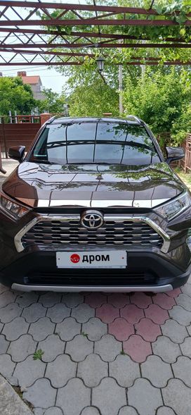 SUV   Toyota RAV4 2021 , 4000000 , 