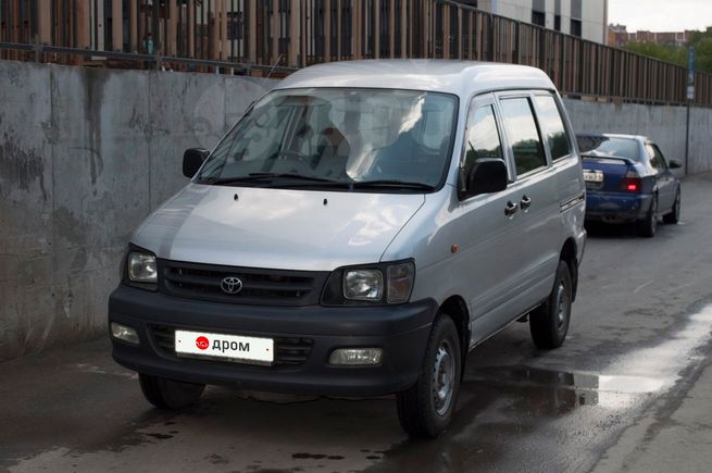    Toyota Town Ace 2003 , 700000 , 
