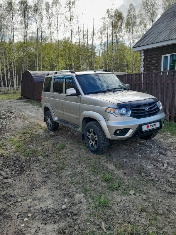 SUV     2014 , 750000 , -