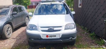 SUV   Chevrolet Niva 2017 , 700000 , 