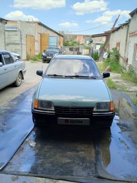  Kadett, 1985