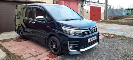    Toyota Voxy 2016 , 1950000 , 