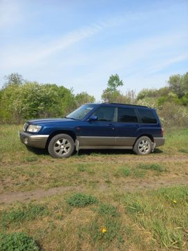 SUV   Subaru Forester 2001 , 700000 , -