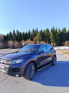 SUV   Volkswagen Touareg 2010 , 2000000 , -