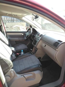    Volkswagen Touran 2008 , 700000 , 