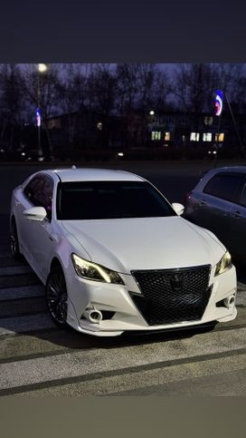  Toyota Crown 2015 , 2350000 , 