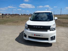   Toyota Voxy 2011 , 1500000 , 