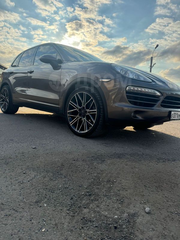 SUV   Porsche Cayenne 2013 , 2600000 , 