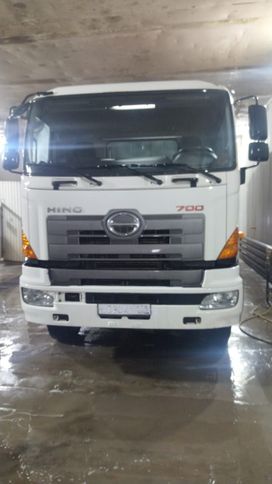  Hino 700 2015 , 4200000 , 