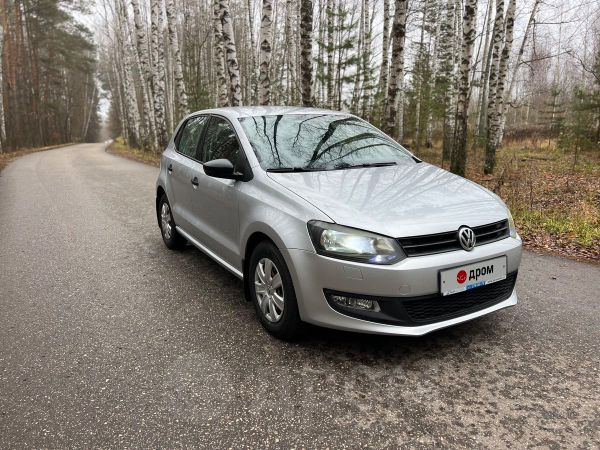 Volkswagen Polo 2010 , 700000 ,  