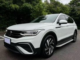 SUV   Volkswagen Tiguan L 2022 , 2049000 , 