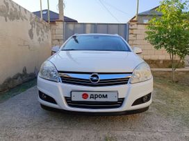  Opel Astra, 2010