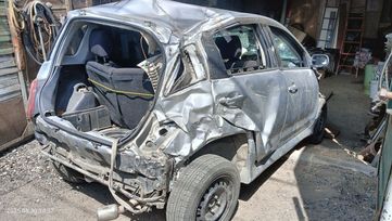  Toyota ist 2003 , 150000 , 
