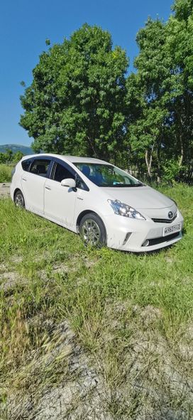    Toyota Prius Alpha 2014 , 1400000 , 