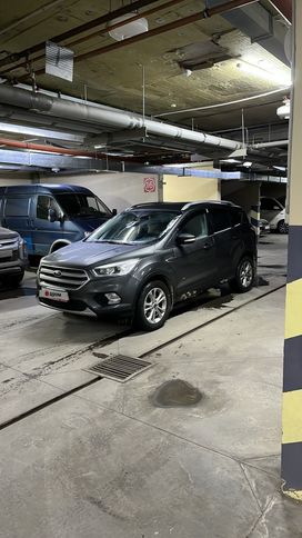 SUV   Ford Kuga 2017 , 1800000 , 