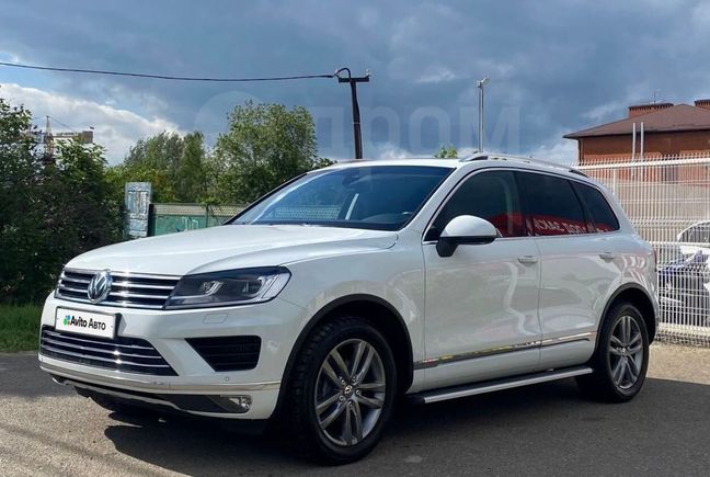 SUV   Volkswagen Touareg 2015 , 2995000 , 
