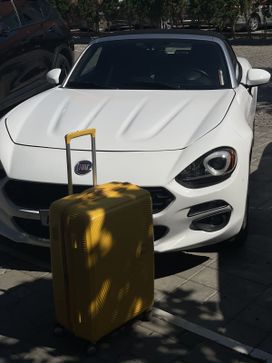   Fiat 124 Spider 2017 , 2500000 , --