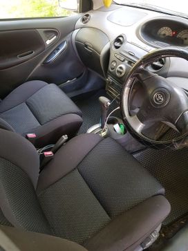  Toyota Vitz 2002 , 300000 , 