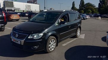    Volkswagen Touran 2007 , 800000 , 