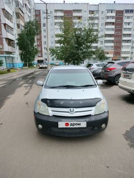  Toyota ist 2002 , 560000 , 