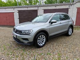 SUV   Volkswagen Tiguan 2018 , 2350000 , 