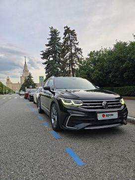 SUV   Volkswagen Tiguan 2021 , 3199999 , 