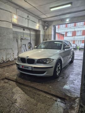  3  BMW 1-Series 2008 , 750000 , 