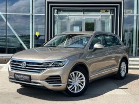 SUV   Volkswagen Touareg 2018 , 4749000 , 