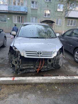    Toyota Ipsum 2002 , 700000 , 