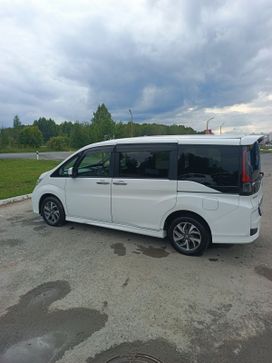    Honda Stepwgn 2017 , 2030000 , 