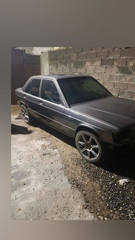  Mercedes-Benz 190 1983 , 370000 , 