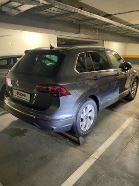 SUV   Volkswagen Tiguan 2021 , 3800000 , 