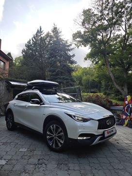  QX30, 2017
