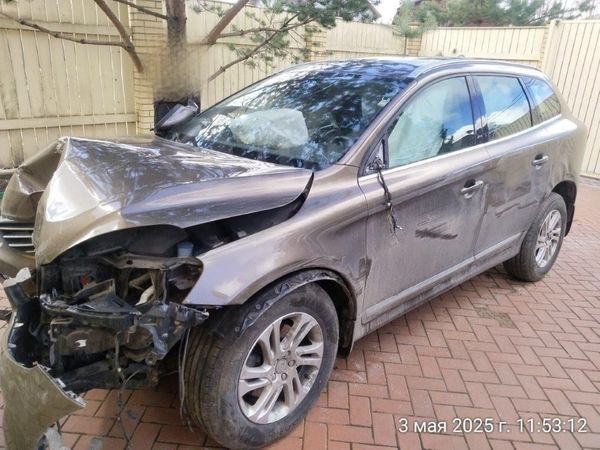 SUV   Volvo XC60 2017 , 750000 , -
